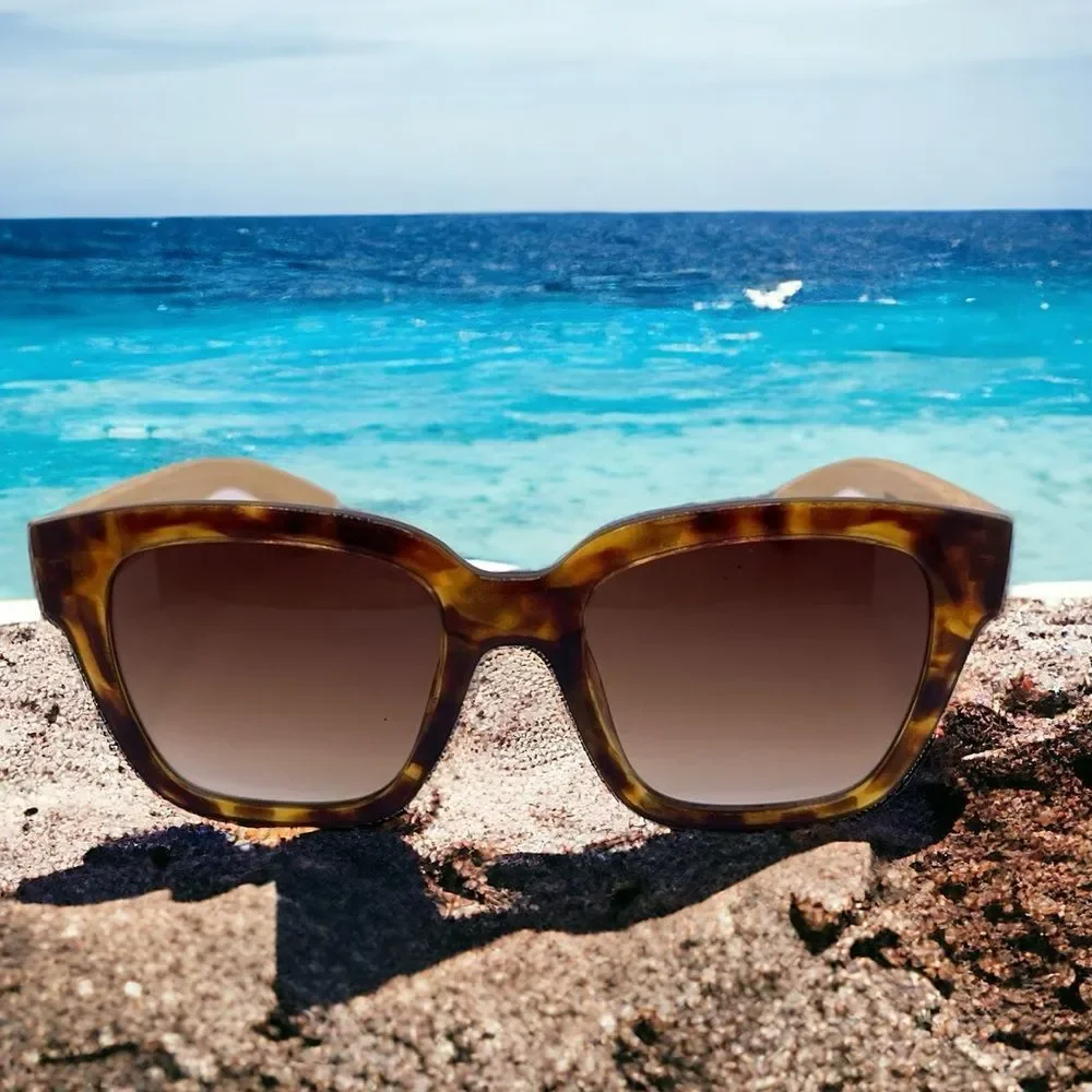 Elsa Square Demi Bamboo Sunglasses
